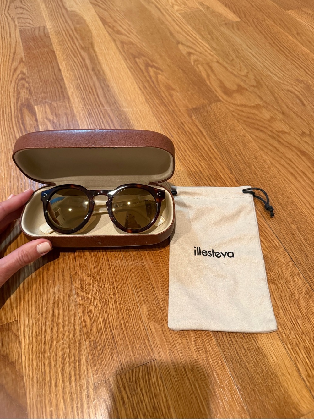 Illesteva Leonard II Sunglasses- tortoise brown and ivory.